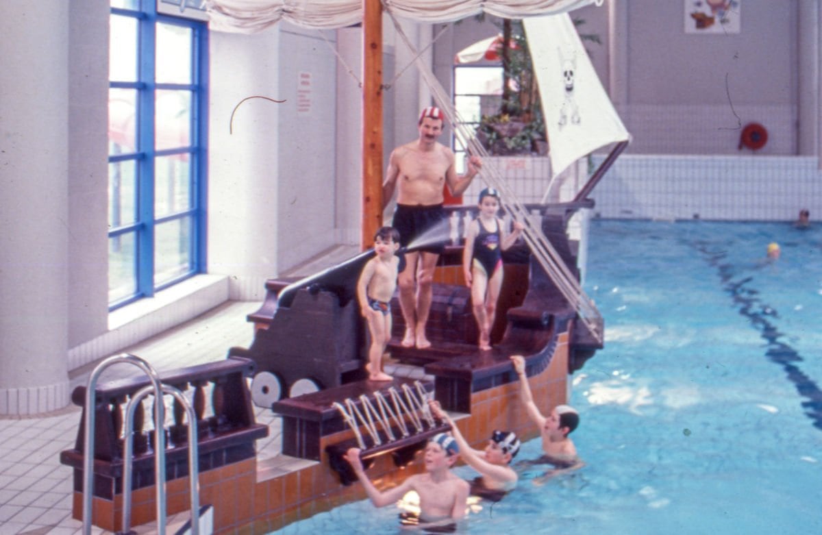 An aqua aerobics class